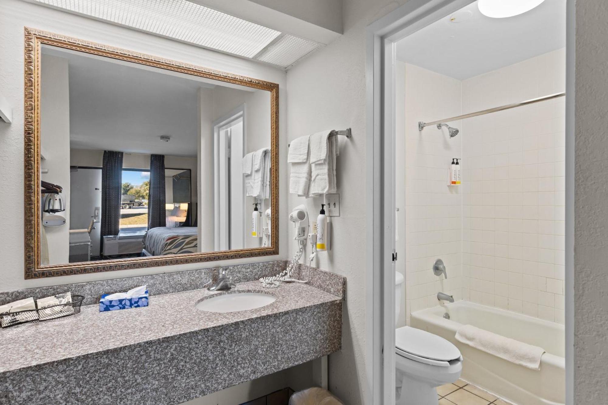 Garnet Inn & Suites, Morehead City Near Atlantic Beach מראה חיצוני תמונה