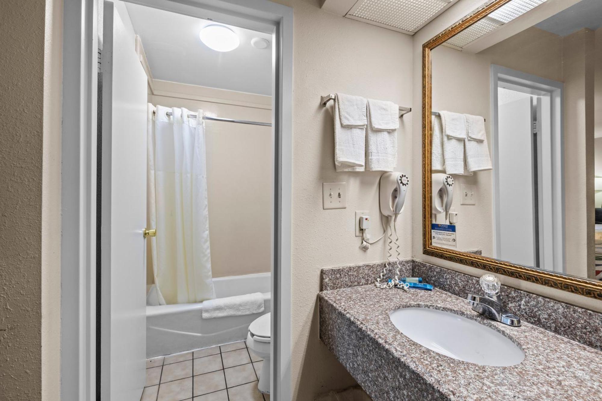 Garnet Inn & Suites, Morehead City Near Atlantic Beach חדר תמונה